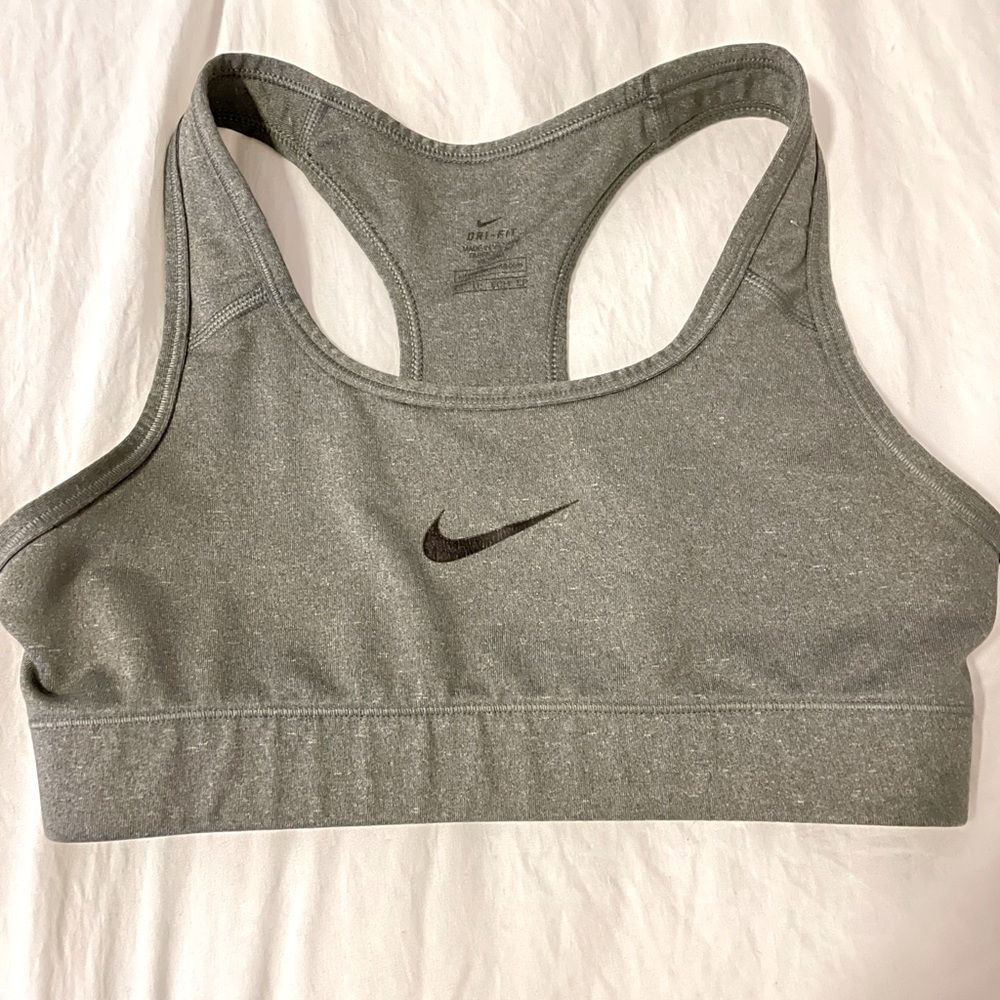 women’s NIKE sports bra